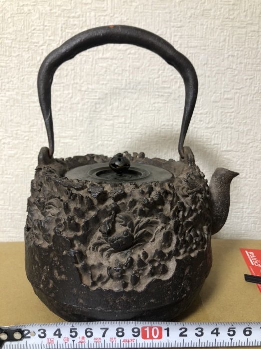 骨董品　龍文堂　蟹 龍文堂造 蟹彫鉄瓶 | 新栄堂