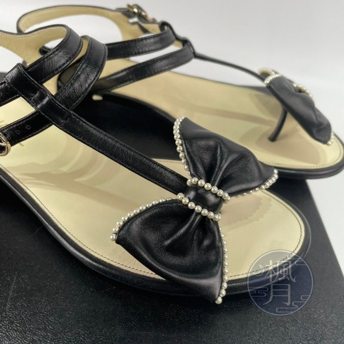 BRAND楓月CHANEL 香奈兒黑色羊皮珍珠蝴蝶結平底涼鞋#37C G31359 女鞋