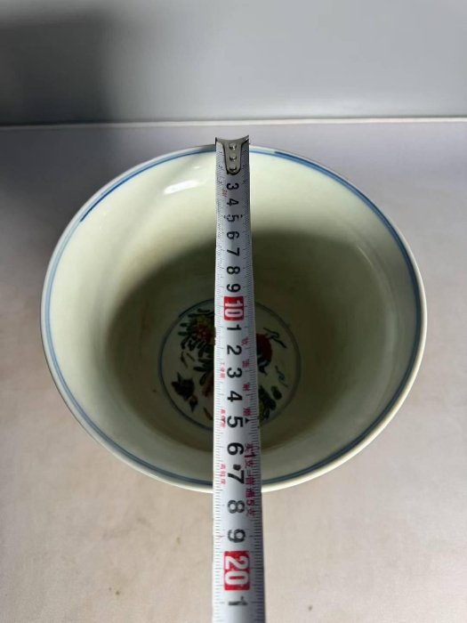 嚴選大明宣德五彩龍紋高足杯，胎質細膩釉色純正，龍紋海水絵工精湛陶瓷