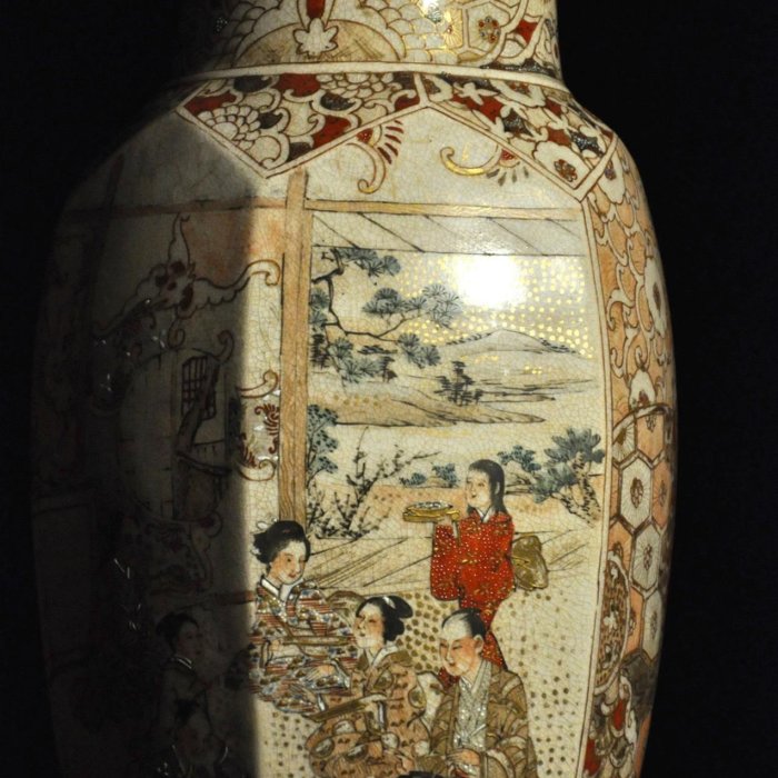 薩摩燒盛繪春宴圖花器花瓶極致細膩盛金描繪明治期上17664