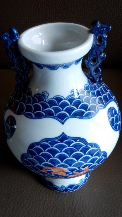陶額　淡青釉金彩陶［園遊] 陶額 淡青釉金彩陶［園遊] A large Yangshao painted pottery