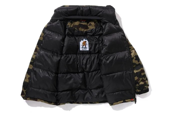 新品未開封BAPE×NANGA 1ST CAMO AURORA TEX BAPE X NANGA 1ST CAMO AURORA TEX DOWN JACKET 聯名款迷彩連帽夾克