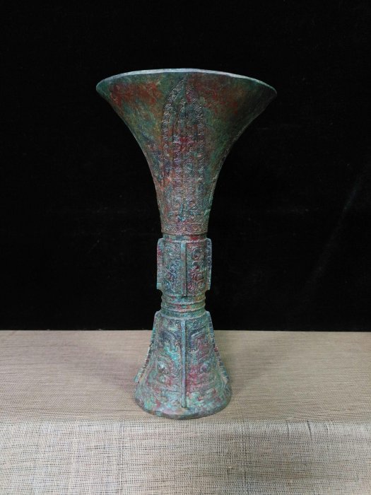 收淘周青銅貴族器皿《觚尊爵杯》酒器，典雅優美，古代盛宴上可忽視的器