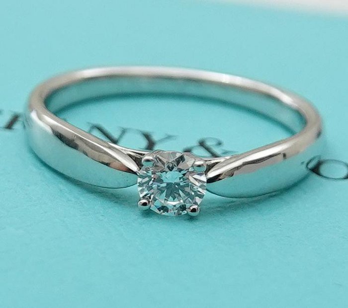 1元起標無底價【9/27 週日結標】【TIFFANY】harmony 單鑽 PT950鉑金 鑽戒 0.21CT 國9