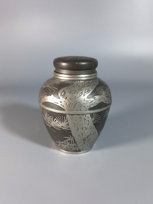 華寶軒』茶道具昭和時期錫製乾茂號造長青松紋飾中型茶入茶葉罐錫罐455g