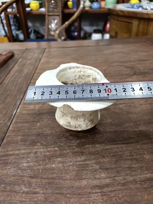 宋時期魯山段店窯遺址出土白瓷爐標本此爐器型大厚實沉重釉細色白千年老