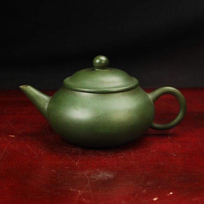 桑園の】紫砂壺中國宜興綠泥水平壺吳興銳製泡茶壺底部落款Q 3083