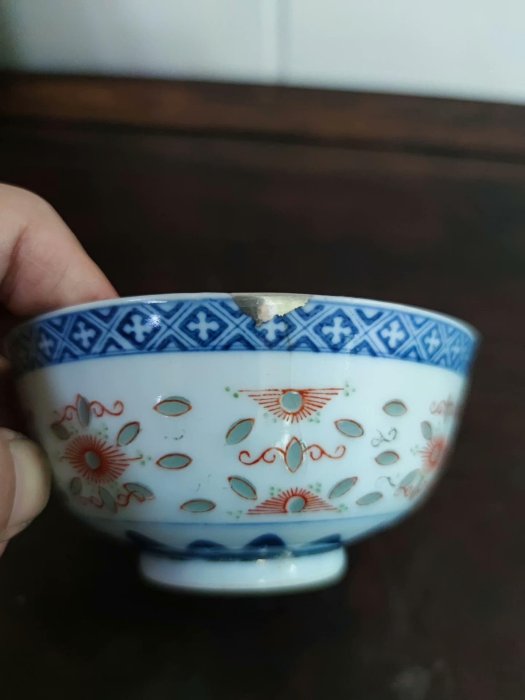中国　玲瓏茶碗　玩玉　龍紋碗7点　送料込み251222 民國時期玩玉玲瓏龍紋加彩碗，口沿二處小飛皮鋦修，其中一處下面伴短線
