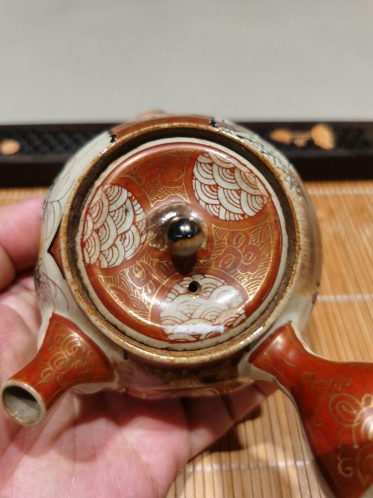 嚴選大正昭和時期日本老九谷莊三急須茶壺，紅標手繪金襕彩瓷，厚實金箔