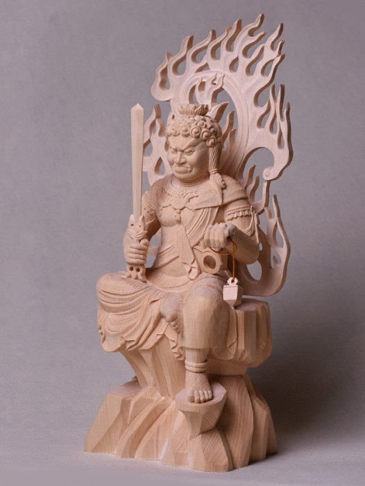 佛像 不動尊 為雞守护本尊不动明王。 不动明王，也称为“阿阇梨尊”，在佛教