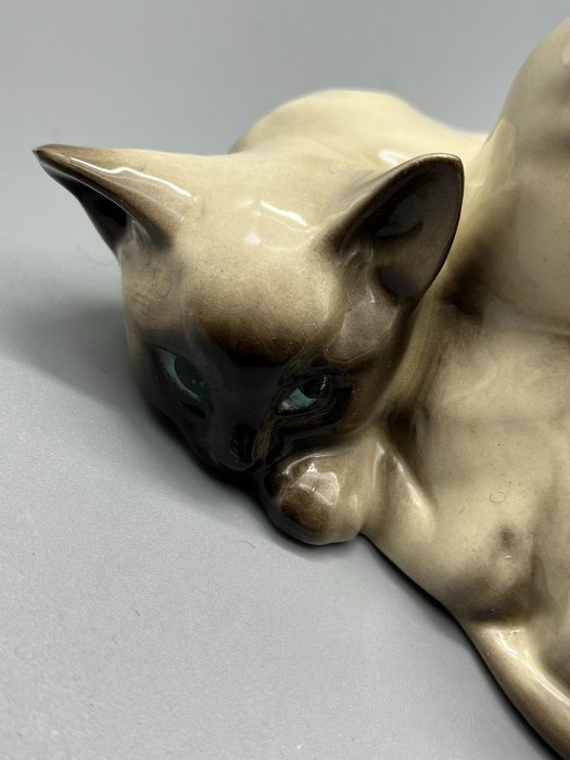 英國BESWICK中古陶瓷暹羅貓擺件兩只貓咪依偎造型，底標BESWICK ENGLAND