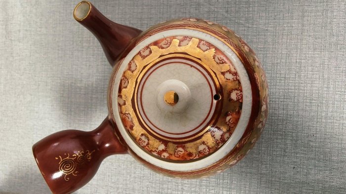 嚴選日本九谷燒茶具組，一壺十杯帶盒裝，赤繪百壽老人圖金韻壺，白瓷