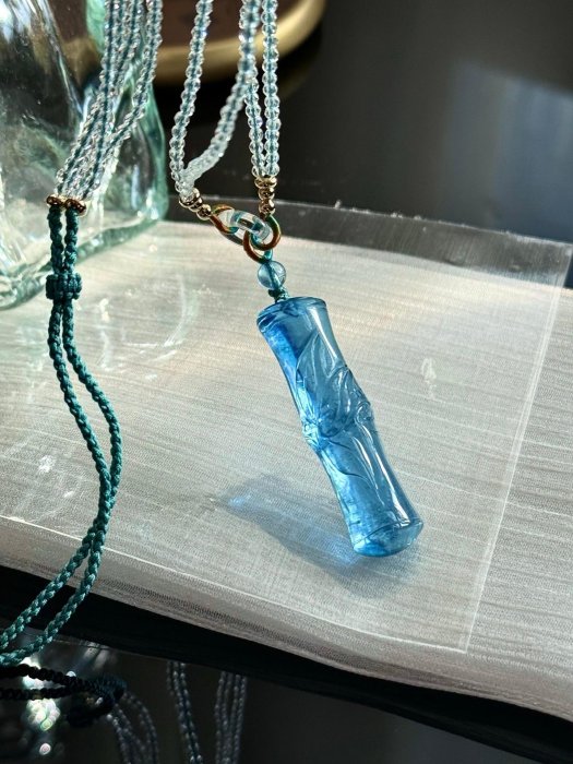 天然海藍寶平安竹子吊墜 魔鬼電光藍 尺寸.mm*.mm*mm 總重.克 海藍寶具有補水滋養身 【盛世古玩】