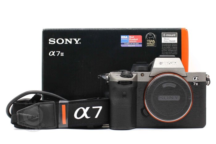【高雄青蘋果3C】SONY ILCE A7 III A7M3 A73 單機身 全片幅 公司貨 二手相機 快門數2730張#98098