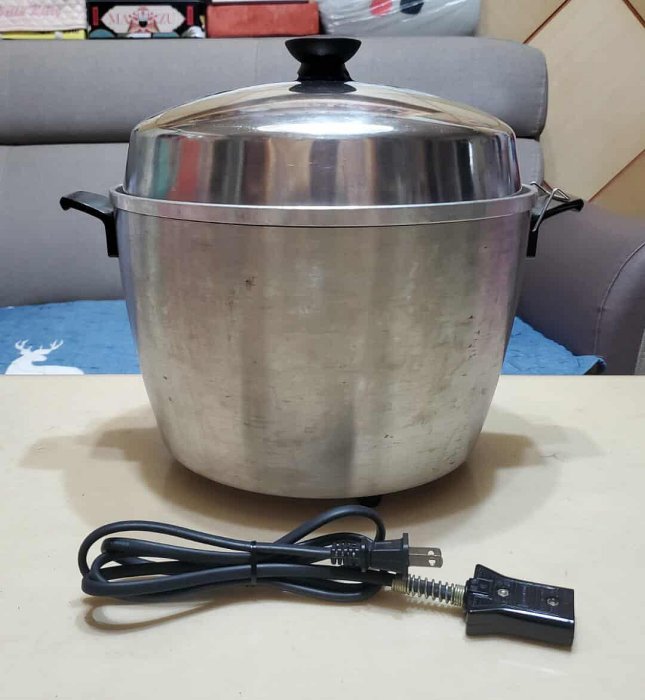TATUNG大同電鍋11人份型號TAC-11T-D 容量1.98L 附原廠電源線功能正常 