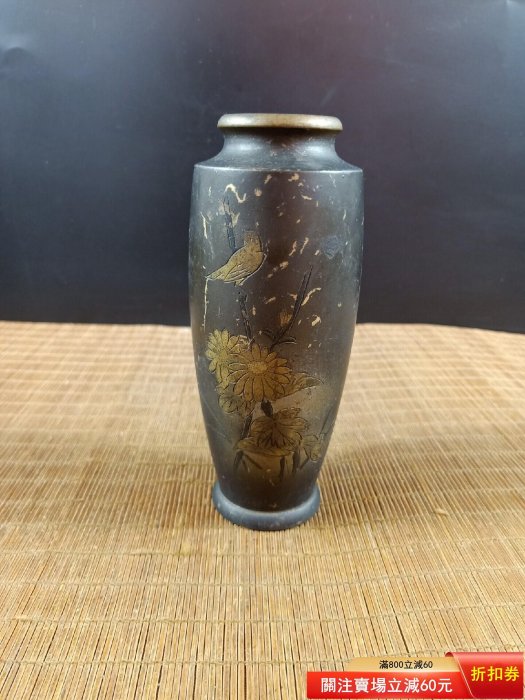 日本回流銅器，描金鏨刻喜鵲蹬梅圖案銅花器，花瓶，花入，擺件，品相如