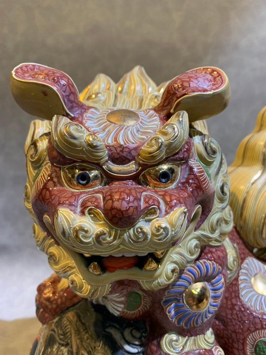 【櫻】過去最大級83cm 九谷 八幡窯 玉獅子 吽形像 置物 資産家収蔵品[na]02 K01 日本古董九谷燒瓷器《八幡窯金彩色繪玉獅子置物九谷燒赤獅子擺件