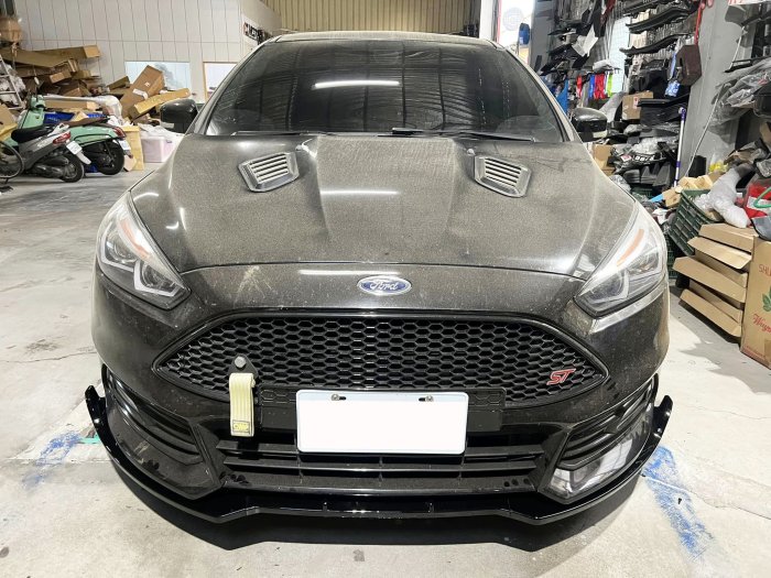 福特FOCUS MK3.5 ST 直上型 鋼琴烤漆黑 專用前下巴 前定風翼 前鏟 前擾流板 下擾流板 改裝下巴