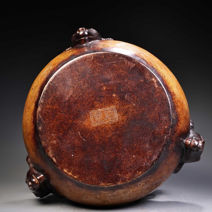中国古美術・旧蔵品・純銅製・高浮彫・錾刻・鎏銀・八宝紋 盤龍 首飾箱・置物・茶道 珍品舊藏收純銅紫銅高浮雕鏨刻工藝鑲嵌銀絲羊開泰香爐工藝精湛器形款式