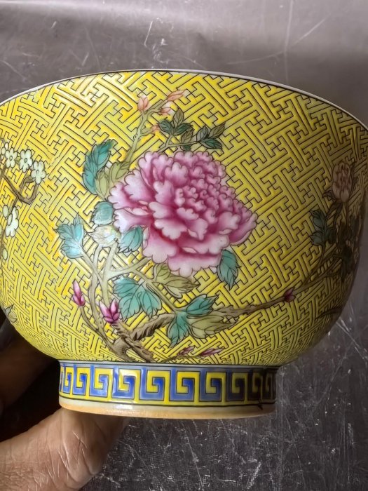 清康熙時代 【康熙年製】在銘　粉彩花鳥文瓶 琺瑯彩 花瓶 花器(A-76) 清康熙琺瑯彩花卉紋碗一對口徑15厘米高7厘米碗身黃地粉彩繪制牡丹