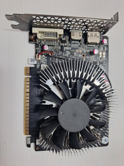 (台中）NVIDIA顯示卡 1050TI  4G記憶體，中古拆機良品無須外接電源