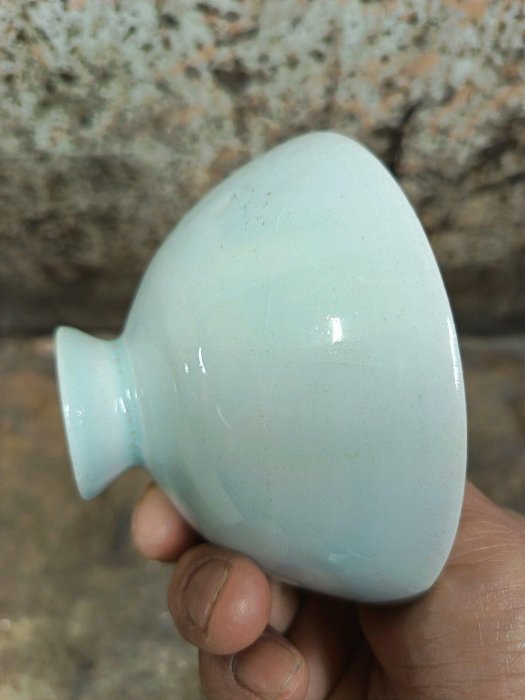 宋朝胡田窯青瓷碗口徑10cm高4.5cm釉面溫潤刻花花卉紋底有陳設痕適合