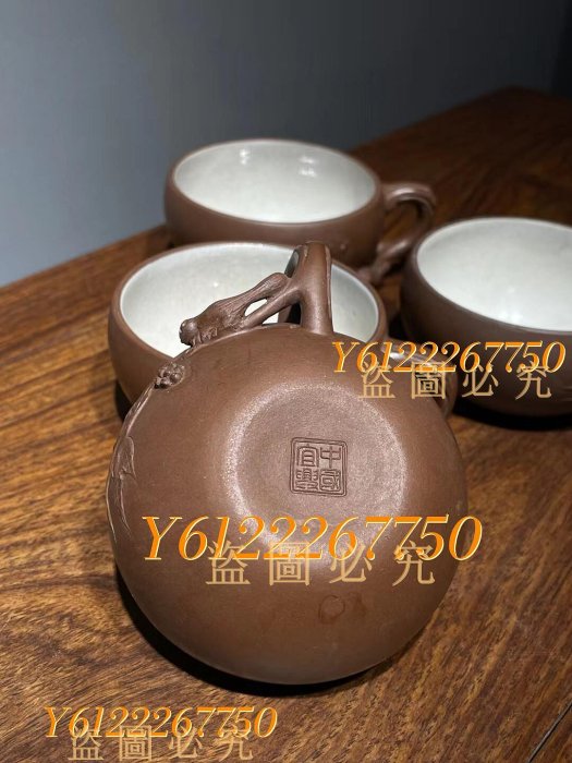 七八十年代，名家李碧芳松鼠葡萄紫砂壺紫砂一廠早期套壺壺容量800cc