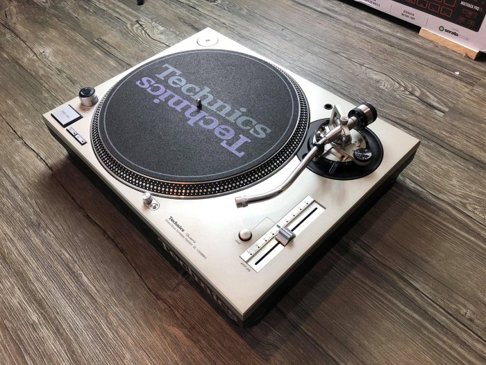 Technics SL-1200MK5 動作良好 ortofon針付 淘兒] 美品Technics SL1200 MK5 黑膠唱盤(Ortofon Pro-Ject Technica