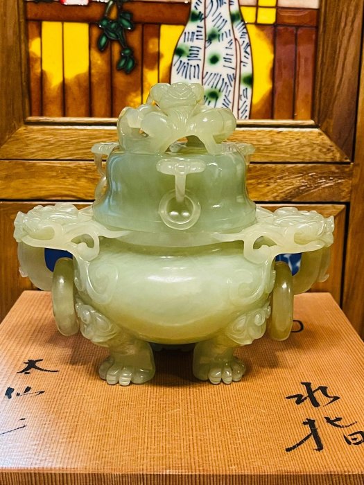 中国 玉石岫玉彫刻 雙耳活環 龍鈕蓋爐 香炉 唐木台