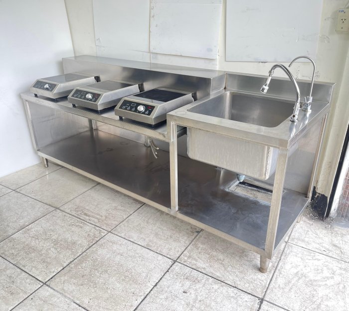 鑫忠廚房設備-餐飲設備：大廚房套組-二手厚料煮茶爐台水槽+二手高功率電磁爐-賣場有西餐爐-冰箱-快速爐-烤箱-油炸機-攪拌機-咖啡機-製冰機-煮麵機-微波爐