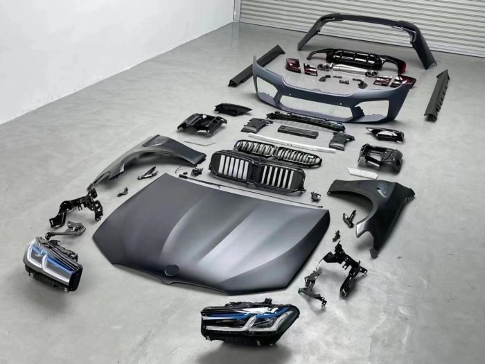 2010-2017年寶馬 BMW F10 升級新款 G30 LCI M5 全套  老款改新款前後保桿含大燈尾燈M5包圍