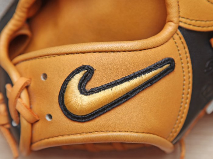 美品絕版中國製中村紀洋NIKE SIGNATURE MODEL NORI 型軟式內野十字檔