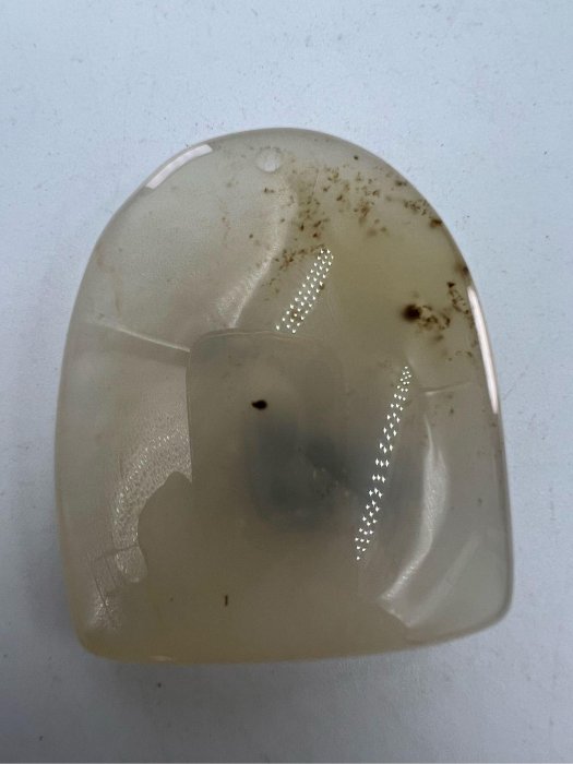 療癒系白玉髓墜:天然原礦的純粹力量,帶來平靜與好運