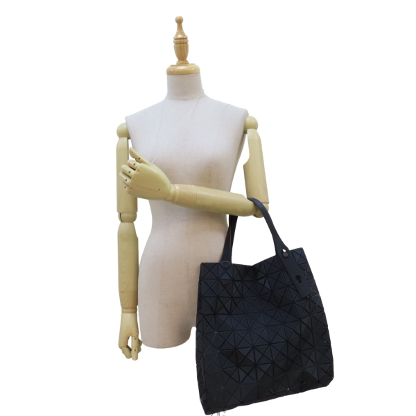 二手名牌BRAND OFF】BAO BAO ISSEY MIYAKE 三宅一生黑色PVC 8x9 手提包