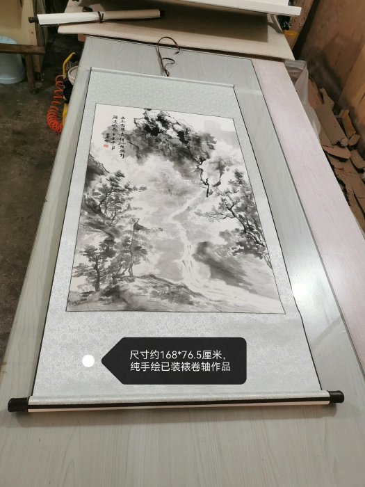 嚴選純手工水墨國畫山水掛軸，宣紙為底錦綾邊框，附精美裝裱山水有清音