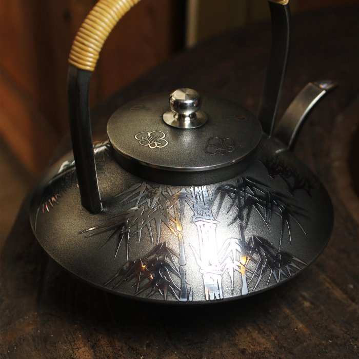 1383 時代錫器 本錫製　 梅文　茶入 1383 時代錫器 本錫製 梅文 茶入