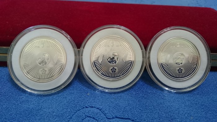 中華民国紀念銀貨 台湾 中華民國95年發行，中央造幣廠製，台灣高速鐵路通車紀念銀幣，1盎斯