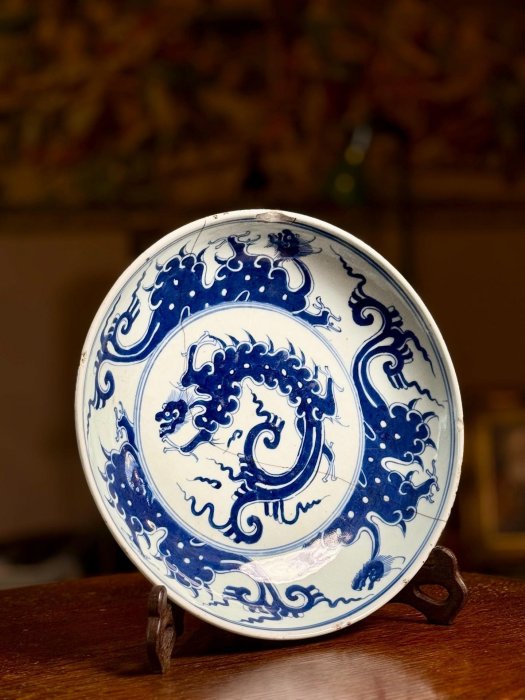 清朝雍正年間山西大院夔龍青花大盤，釉面肥厚亮澤，器型雄偉，嚴選古瓷