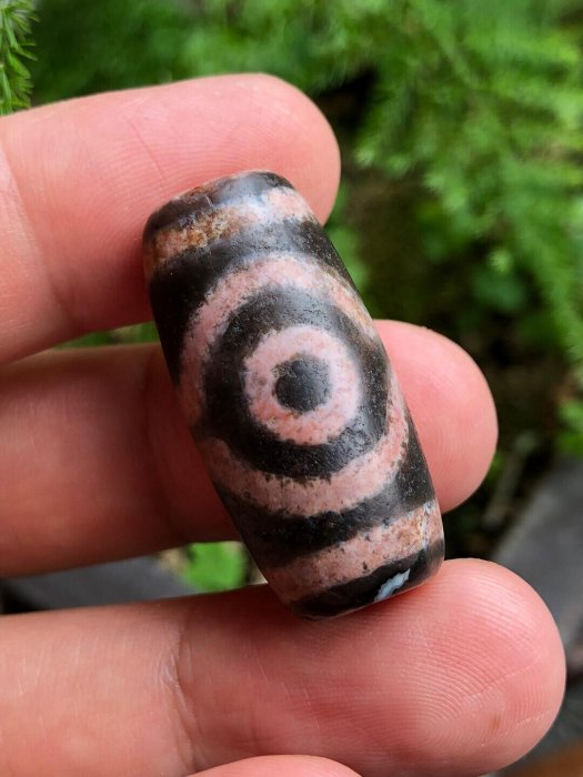嚴選藏傳象雄天珠，兩眼包漿厚重頁巖朱砂，品相完美尺寸mm 天珠象雄天