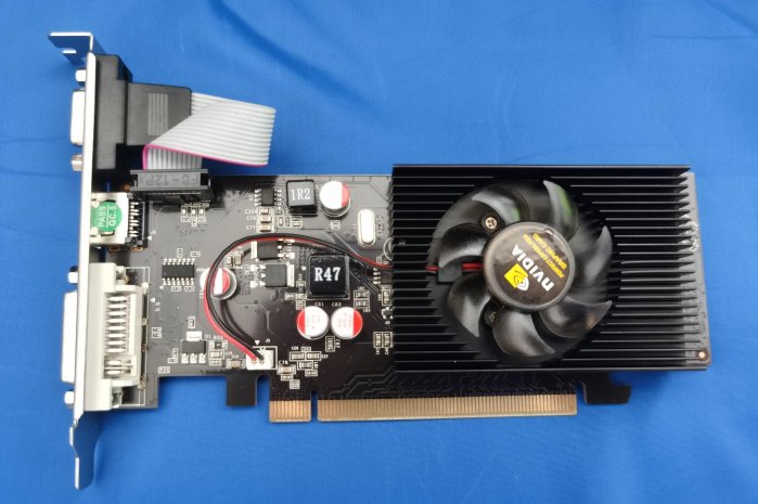 一元起標 NVIDIA  GeForce GT210顯卡