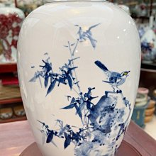 花瓶 青花五彩長頸瓶  20世紀中期中國景德鎮傑作 景德鎮青花五彩花瓶，涂玉平老師力作《春韻》，純手工繪製，發色純正