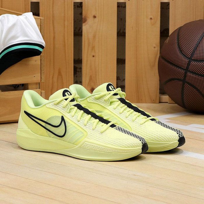 球鞋補習班NIKE SABRINA 1 EP 檸檬黃黃黑莎賓娜籃球鞋緩震男女XDR耐磨