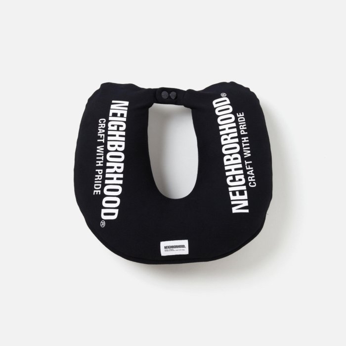 快適グッズ・旅行小物 NEIGHBORHOOD LOGO NECK PILLOW 公式】Yogibo Neck Pillow X Logo（ヨギボー ネックピロー