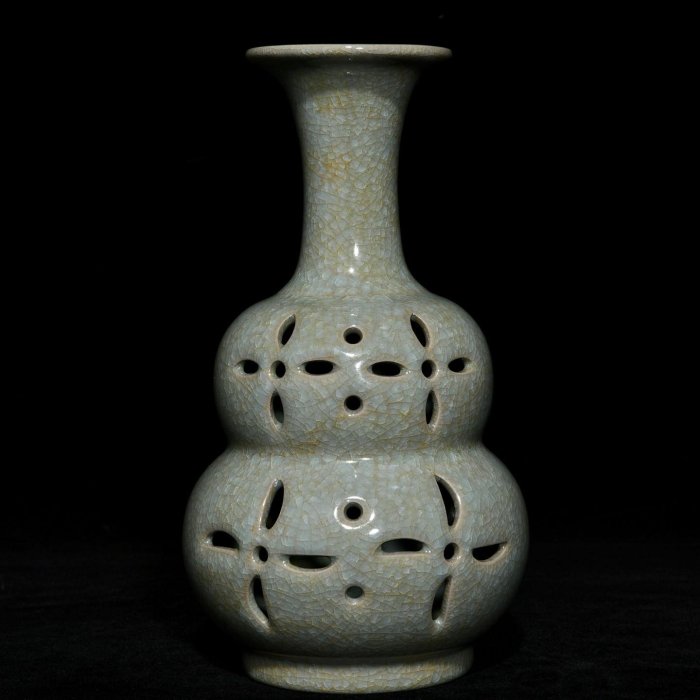 文房具　宋時代　汝窯 花瓶　陶器　冰裂纹 貫入 宋汝窯冰裂紋鏤空瓶，高23.8cm直徑13cm，編號27176古玩收藏擺件| Yahoo拍賣