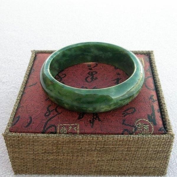 【歡喜心珠寶】【天然和田軟玉碧玉手鐲】玉鐲18圍「A貨附保証書」玉質手感光滑，溫潤舒適，超低價售出