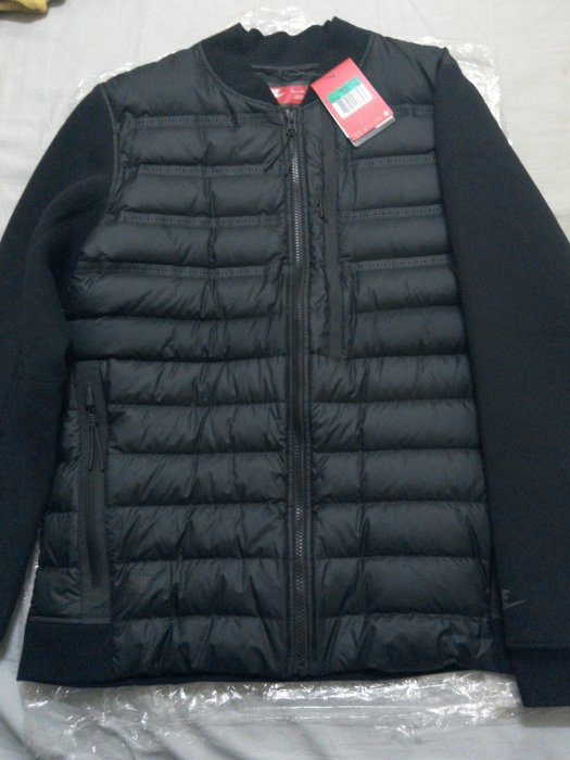 nike tech fleece aeroloft bomber