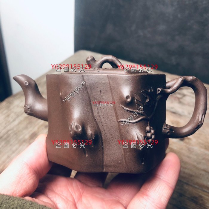 80年代宜興紫砂一廠早期名家壺黑星土謝曼倫制小葡萄樁，155cc，七孔