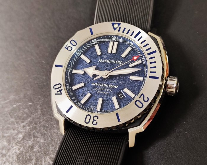低調的奢華】Jean Richard 尚維沙Aquascope 浮世繪雕刻藍色面盤大錶徑