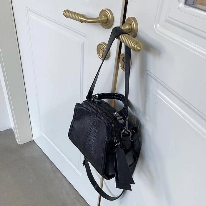 TASHUO  中古感機車斜背小包 質感好(滿599免運）