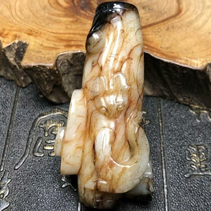 嚴選高古和田玉漢代螭龍玉佩，細淩工藝典雅黑韻推薦螭龍玉佩漢代和田玉